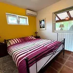 بيت للعطل House Malnar كرك