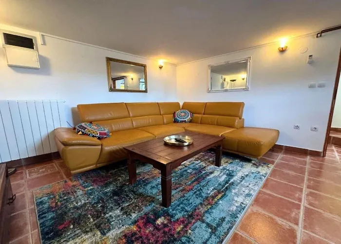 House Malnar